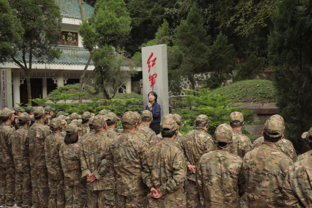 上海和黄药业组织员工代表赴遵义开展红色主题学习教育活动 上海和黄药业组织员工代表赴遵义开展红色主题学习教育活动